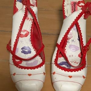 VTG Betseyville Heart Heels